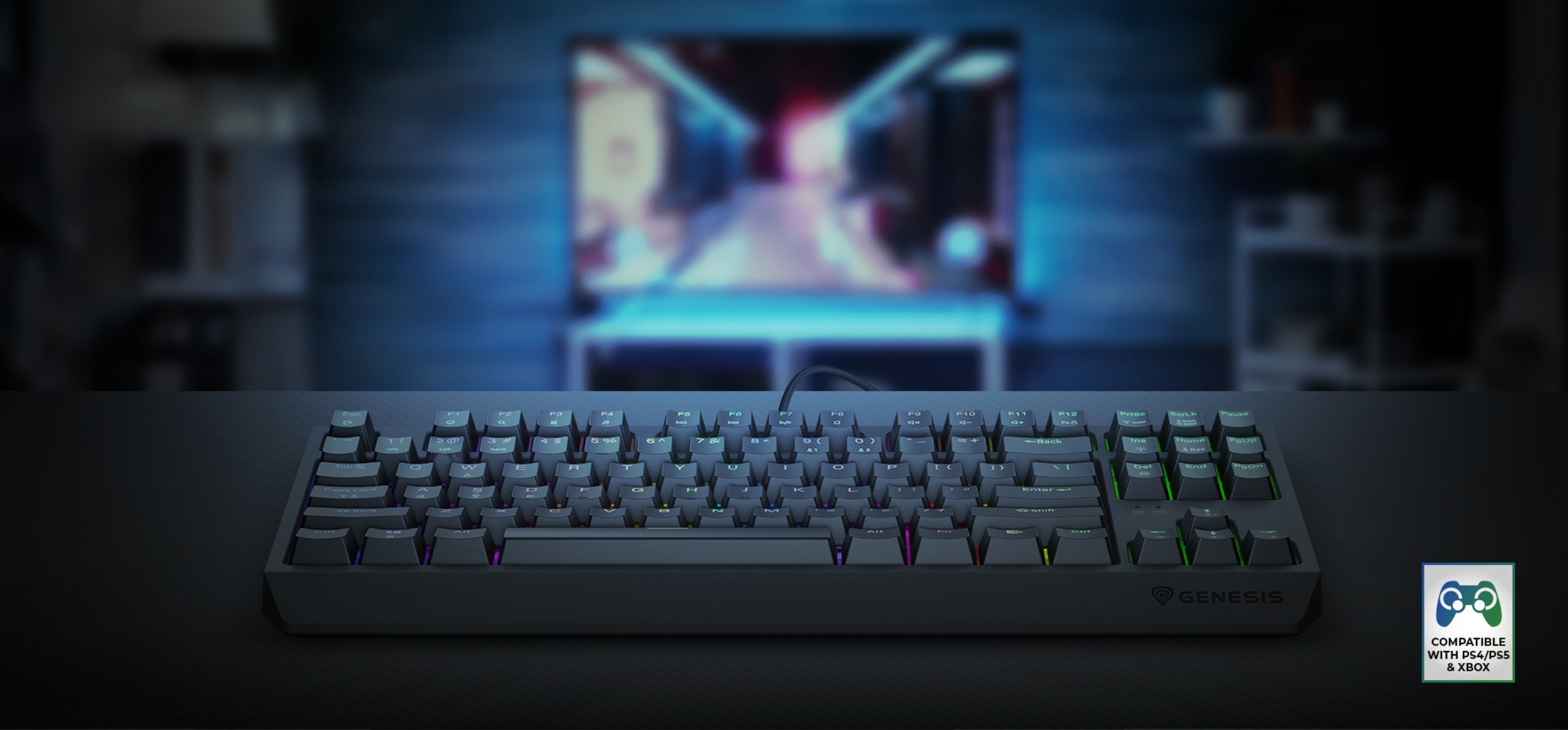Clavier de jeu mécanique avec rétroéclairage RVB, interrupteurs remplaçables à chaud, positionné devant un écran de télévision flou.